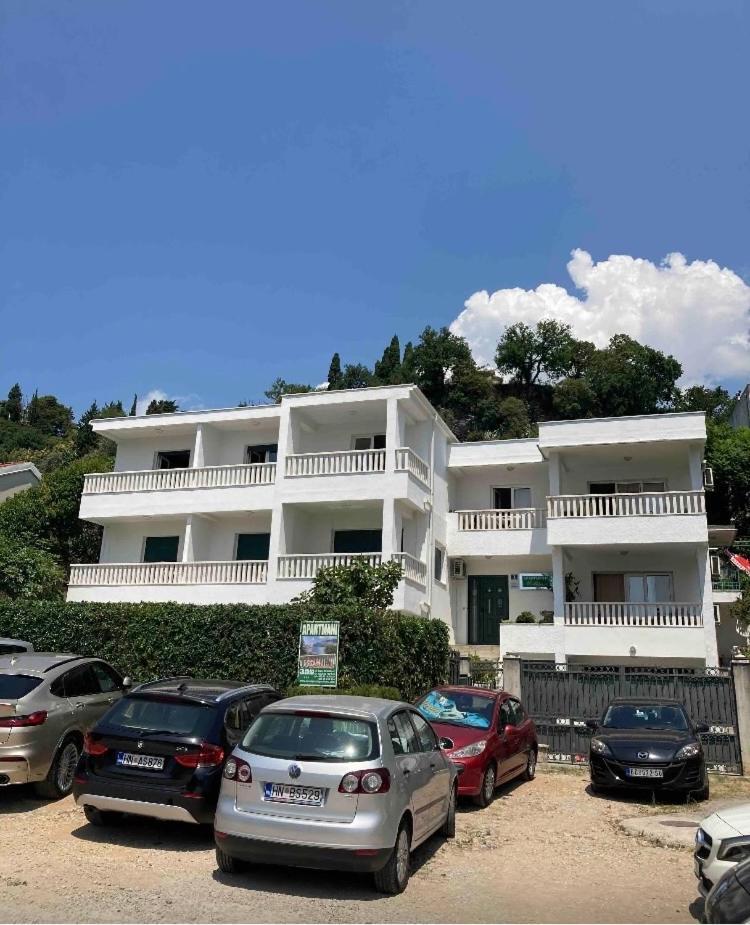 Apartments Milicevic Herceg Novi Ngoại thất bức ảnh